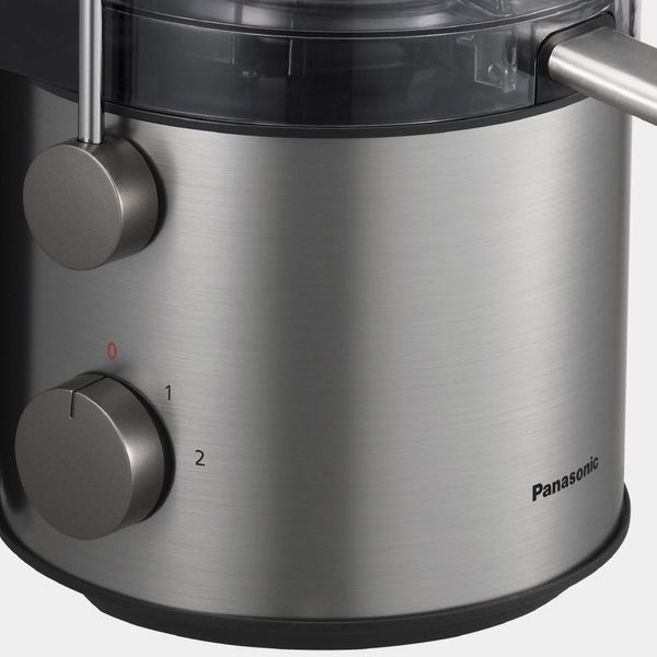 Соковижималка Panasonic відцентрована , 1000Вт, чаша-1.5л, жмих-2л, жолоб на ціле яблуко , пластик, метал, чорний (MJ-CB600STQ) 377804 фото