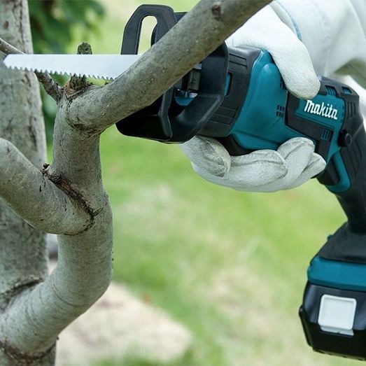 Пила шабельна акумуляторна Makita DJR183Z, LXT 18В, пропил 50мм, хід 13мм,1.6кг, без АКБ та ЗП (DJR183Z) 360245 фото