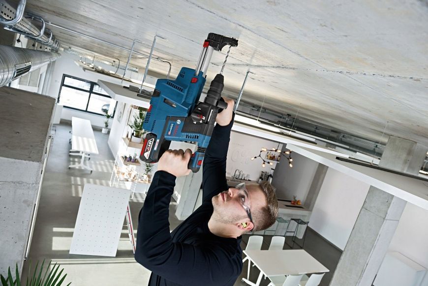 Перфоратор акумуляторний Bosch GBH 187-LI, патрон SDS-plus 24мм, 18В 1х5Аг, 2.4Дж, 3 режими, 980об/хв, 3кг (0.611.923.022) 378990 фото