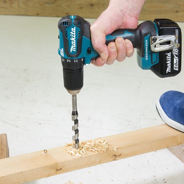 Набір акумуляторного інструменту Makita DLX2220 (DTD155, DDF483, DC18RC, BL1830Bx2, сумка), 18В LXT (DLX2220) 303113 фото